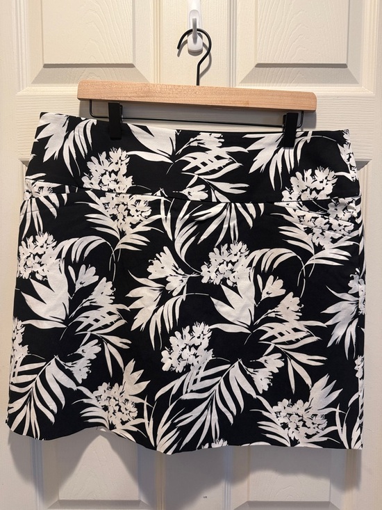 S.C. & Co. Pants - Black & White Floral Skort - Women's Summer Active Skort
